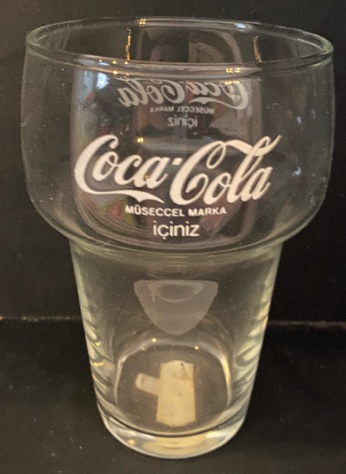 308031-2 € 3,50 coca cola glas witte letters D8 H13 cm.jpeg
